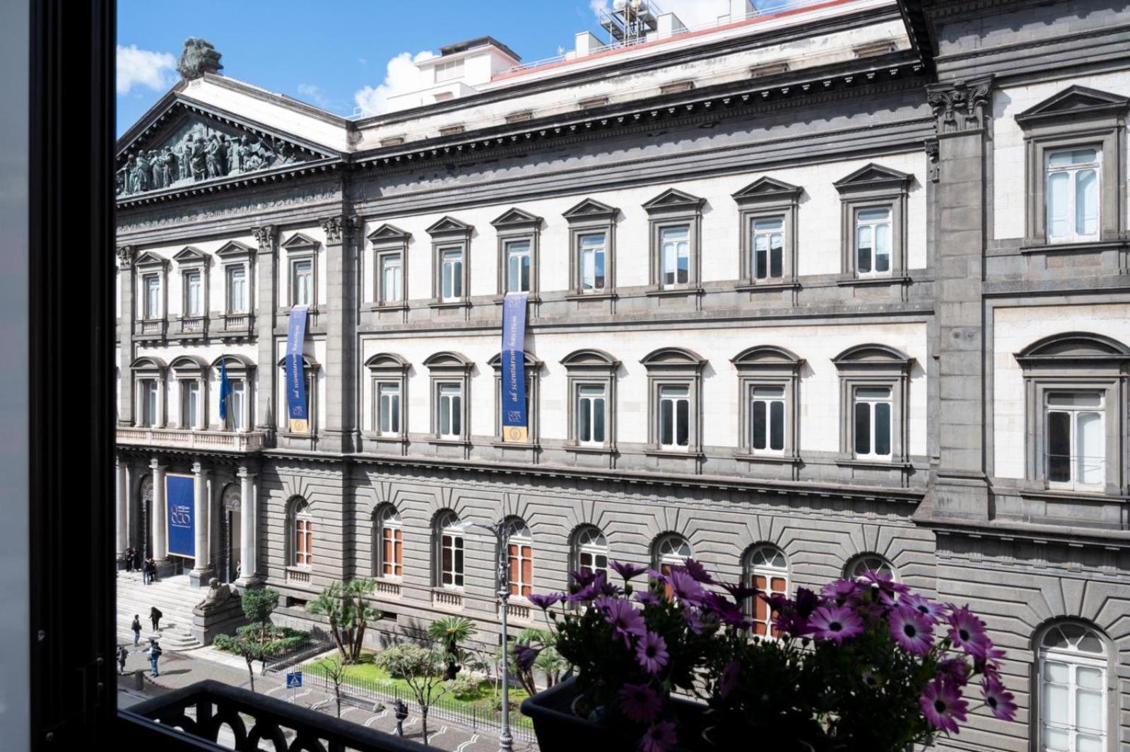 Hotel Dimora Angioina à Naples Extérieur photo